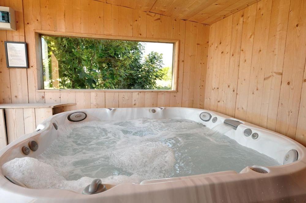 Ker Gana Sauna, Jacuzzi, Poele A Bois Plourin  Exteriör bild
